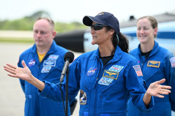 Crew of first Boeing Starliner mission arrives at Kennedy Space Center