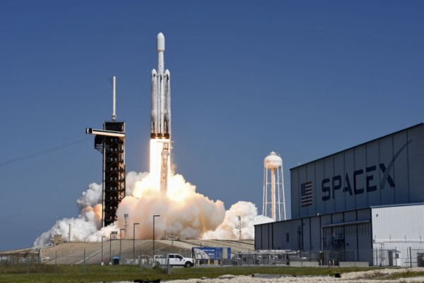 SpaceX sends 22 Starlink satellites into orbit in record-setting launch