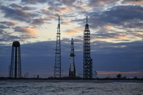 Blue Origin's New Glenn rocket ready for first launch early Sunday