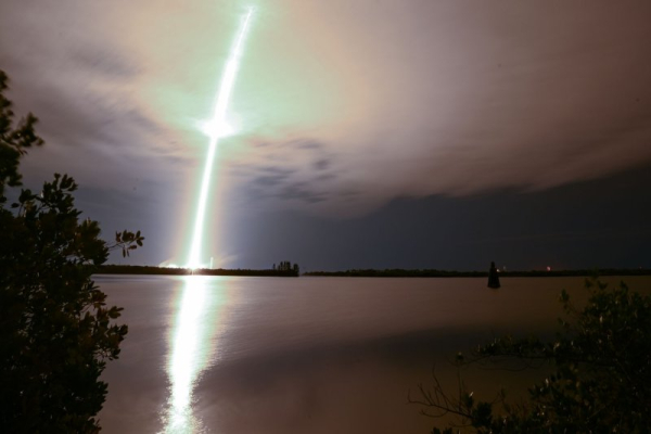SpaceX set to launch nearly 2 dozen new Starlink satellites