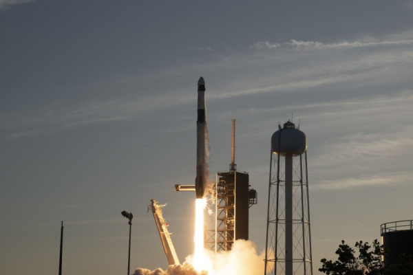 SpaceX sets rocket re-use record Friday with a nine-day turnaround