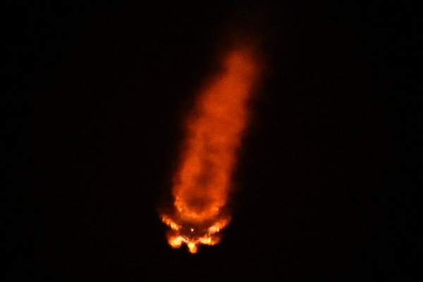 SpaceX Dragon resupply vessel docks with ISS, heralds experimentation