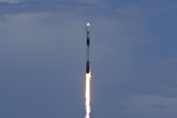 SpaceX deploys 27 Starlink satellites from the West Coast