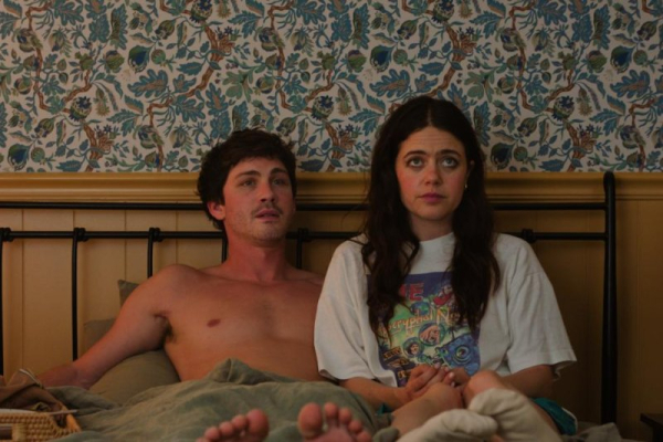 Logan Lerman, Molly Gordon play sex games in 'Oh, Hi!'