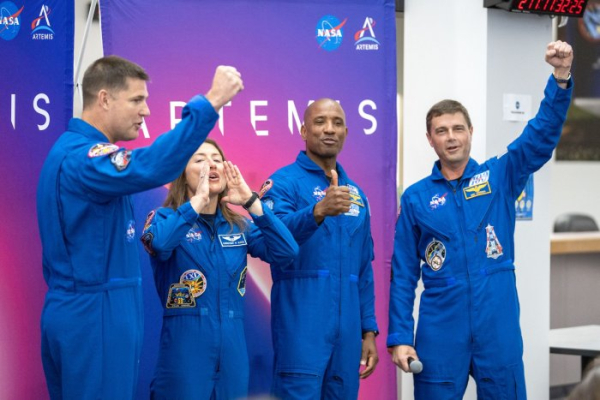 NASA readying for crewed Artemis II moon flight