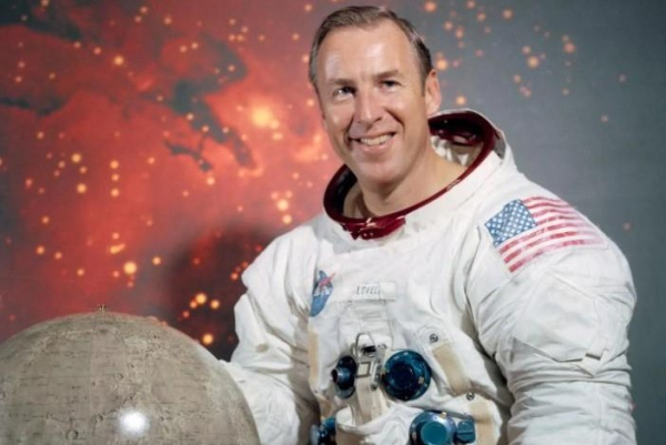 Astronaut Jim Lovell, commander of Apollo 13, dies at 97