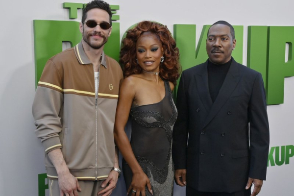 'Pickup' stars Murphy, Palmer bonded over 'Nutty Professor'