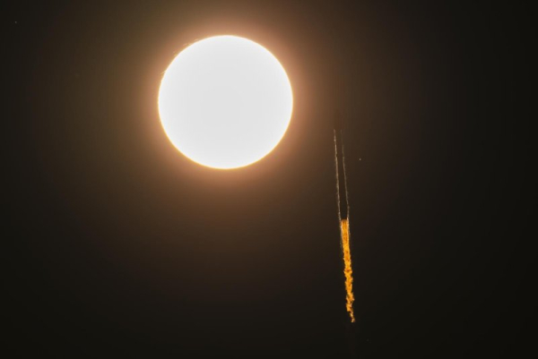 SpaceX expands Starlink network in latest Falcon 9 launch