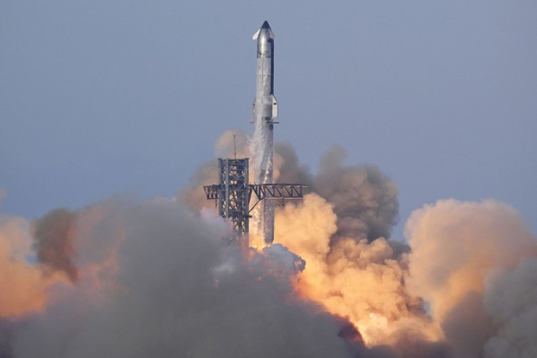 SpaceX set to launch Indonesian communication satellite after scrub