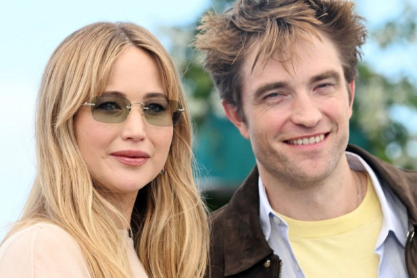 Jennifer Lawrence falls apart in 'Die My Love' trailer