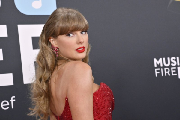 Movie review: Taylor Swift makes 'Showgirl' release film an event