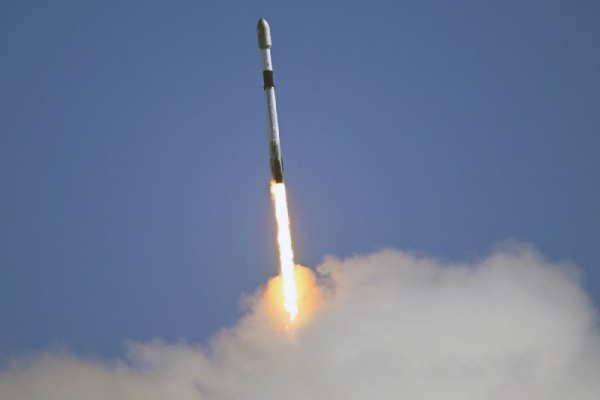 SpaceX launches 100th successful Starlink mission of 2025 SpaceX launches 100th successful Starlink mission of 2025