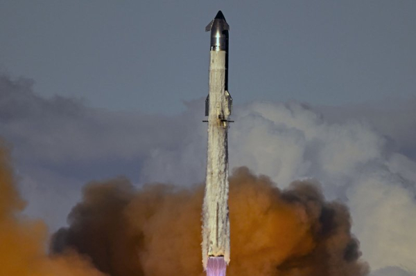 SpaceX successfully tests 11th Starship flight in Texas