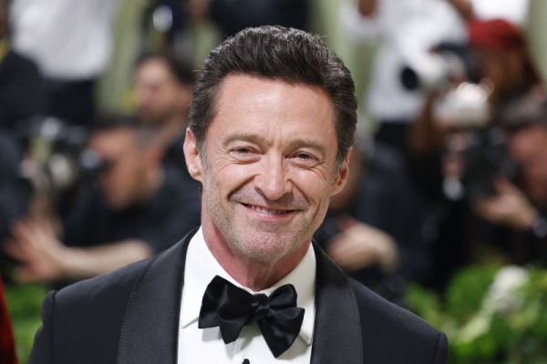 Jackman, Hudson form Neil Diamond tribute band in 'Song Sung Blue'