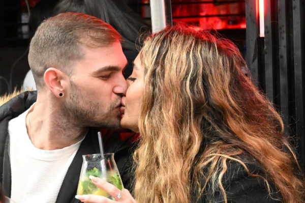 Kissing started 20 million years ago, long before humans existed Kissing started 20 million years ago, long before humans existed