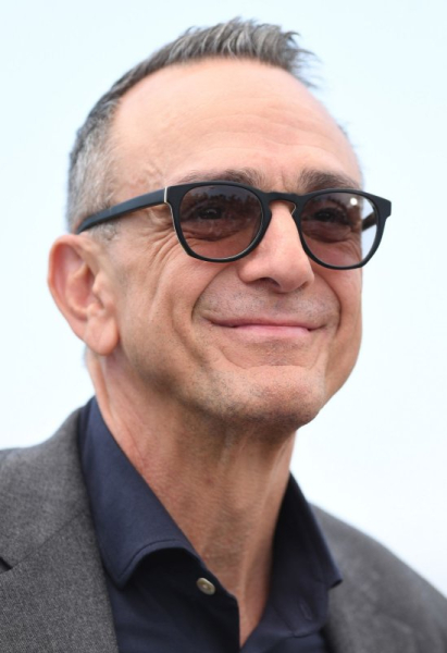 Hank Azaria celebrates 30th anniversary of 'The Birdcage'