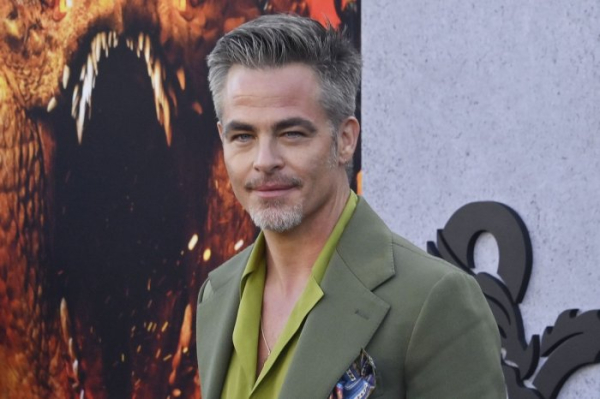 Halle Bailey, Regé-Jean Page light up 'You, Me & Tuscany' red carpet Halle Bailey, Regé-Jean Page light up 'You, Me & Tuscany' red carpet