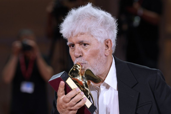 'Bitter Christmas' trailer teases dual Almod&oacute;var stories