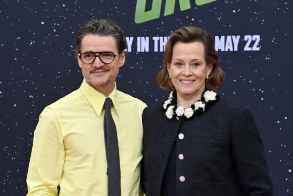 'Mandalorian and Grogu' tops North American box office with $82M 'Mandalorian and Grogu' tops North American box office with $82M