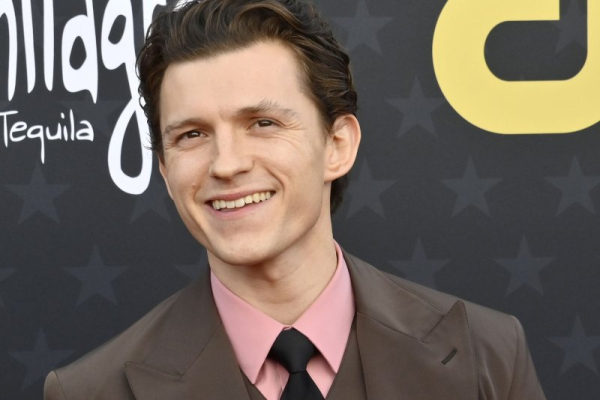 Tom Holland declares 'my dad is coming home' in 'Odyssey' trailer