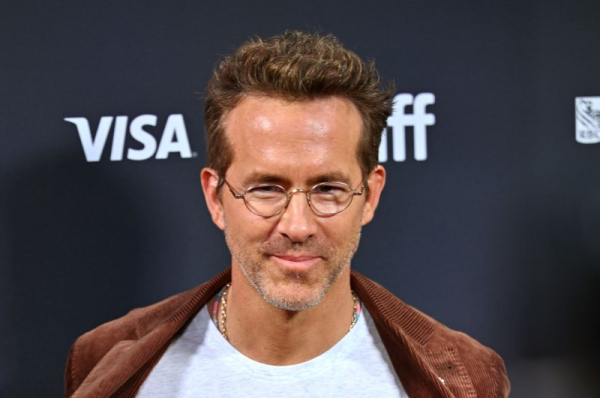 'Mayday' trailer: Ryan Reynolds stars in Cold War action comedy
