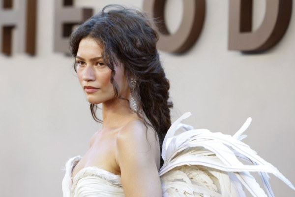 Zendaya, Anne Hathaway wear ethereal looks at 'The Odyssey' premiere Zendaya, Anne Hathaway wear ethereal looks at 'The Odyssey' premiere